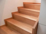 Treppe aus Parkettmaterial Buche versiegelt